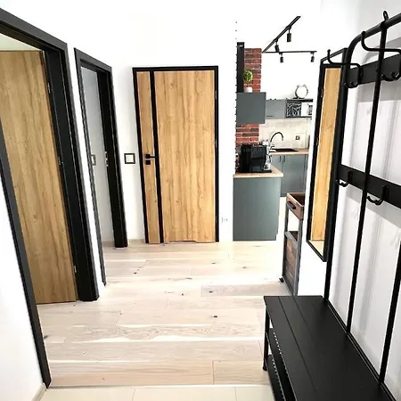 Apartament Downtown View 3 60m2+ Free Garage 2km Old Town Metro 9min Tram *