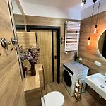 Downtown View 3 60m2+ Free Garage 2km Old Town Metro 9min Tram Appartement Warschau
