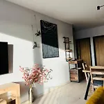 דירה Downtown View 3 60m2+ Free Garage 2km Old Town Metro 9min Tram