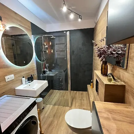 Downtown View 3 60m2+ Free Garage 2km Old Town Metro 9min Tram *