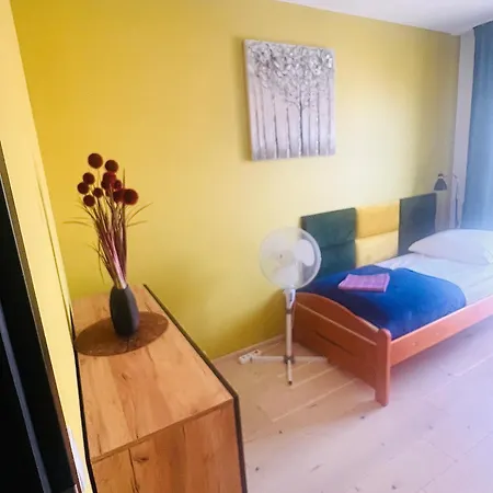 Apartamento Downtown View 3 60m2+ Free Garage 2km Old Town Metro 9min Tram *