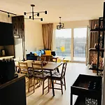 Downtown View 3 60m2+ Free Garage 2km Old Town Metro 9min Tram * 华沙