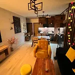 Downtown View 3 60m2+ Free Garage 2km Old Town Metro 9min Tram Apartment