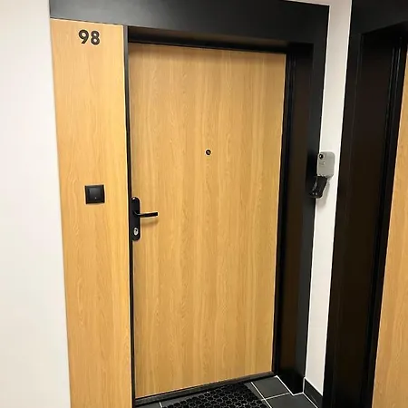 Downtown View 3 60m2+ Free Garage 2km Old Town Metro 9min Tram *